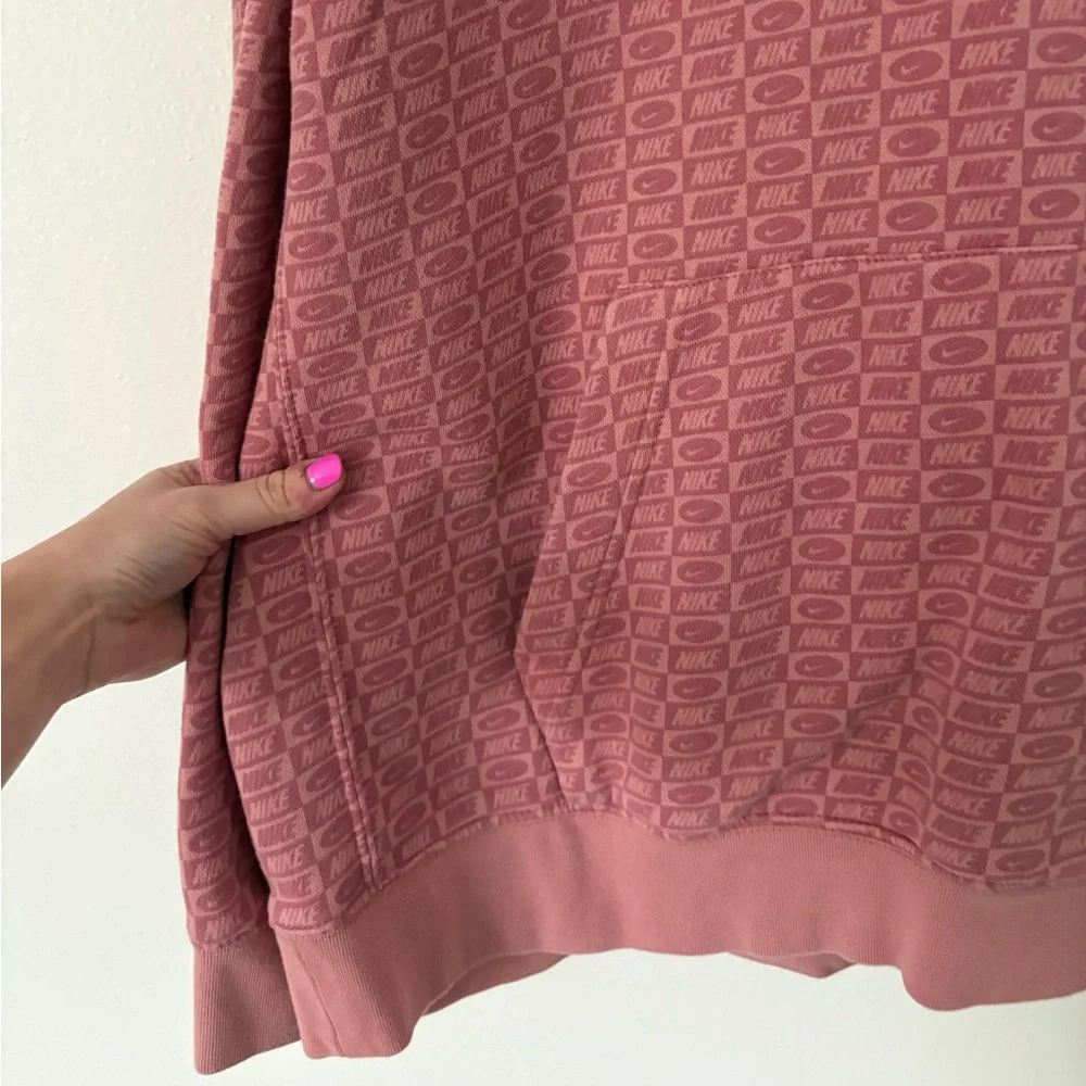 Nike Sportswear Logo Patterned Club Fleece Pullover Hoodie Red Stardust Size XL - Picture 7 of 10